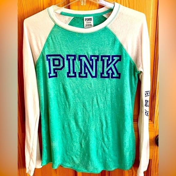 PINK Victoria’s Secret Size Small Distressed Y2K Long Sleeve Green Logo Comfort - Picture 1 of 8